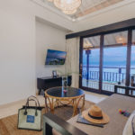 Batu Karang Lembongan Resort - Junior Suite/Wohnraum mit Meerblick