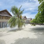 Papua Paradise Eco Resort - Superior Water Bungalow + Strand