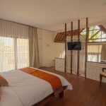 Maluku Resort & Spa - Cottage, Schlafraum & Treppe